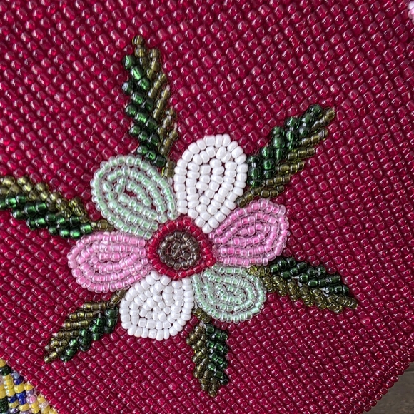 Vintage Inspired Red Beaded Floral Handbag - Picture 4 of 12